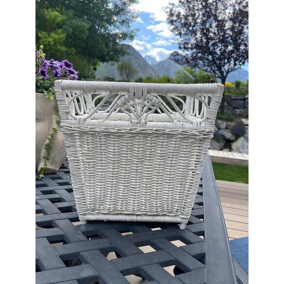 Wicker, White, Magazine Rack, 12x12x9", Storage, Organization, Stylish, - Picture 1 of 6